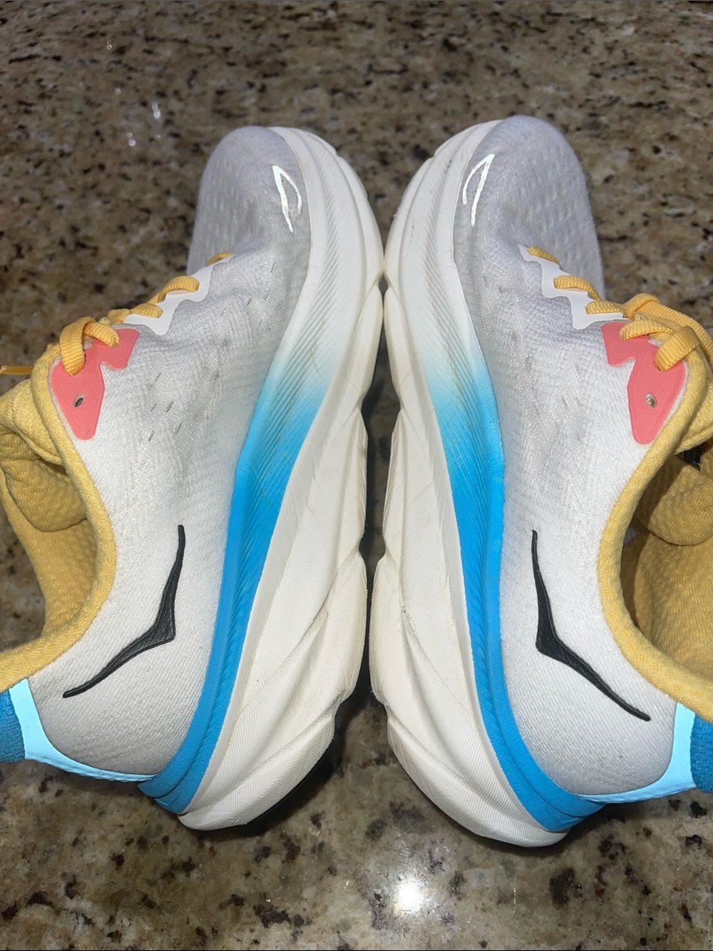 Hoka One One Clifton 9 - Picture 6 of 14